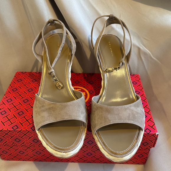 Tory Burch Women's Raffia Wedge Sandal Brown Wedge Leather Buckle Size 10.5 NIB - Picture 5 of 10